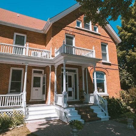 The Victorian Luxury Suites Westport Exterior photo