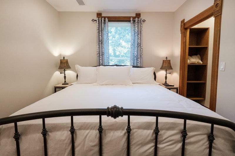 The Victorian Luxury Suites Westport Exterior photo